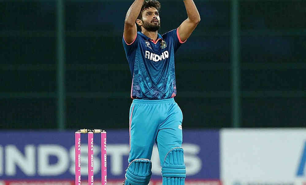 ফ্রেম রেট বদলেছে, রেফারি বদলায়নি: ডিআরএস-যুগে ক্রিকেটের সিদ্ধান্ত-নোড ও আম্পায়ার লোডের অর্থনীতি