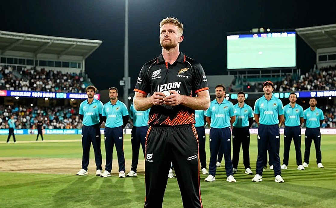 পাকিস্তানের নেতৃত্ব-বদলের খাতা: আঘাকে সরিয়ে ফরহান, আর বাবরের চুপচাপ টি-টোয়েন্টি-বিদায়